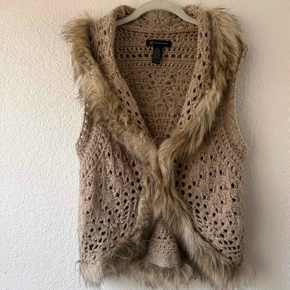 INC Women’s Tan Crochet Wool Nylon Angora Rabbit Hair Sweater Vest Size L - Picture 1 of 9